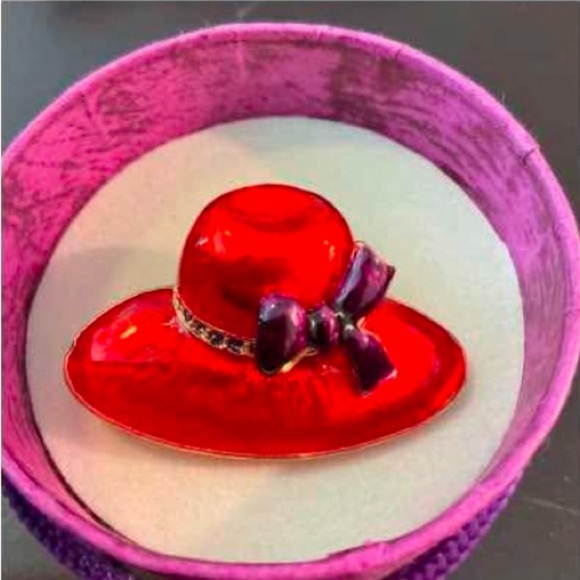 Vintagee Red Hat Society watch, brooch, brooch box and badge or eyeglass holder - Picture 3 of 13